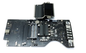 Wymiana płyty głównej Apple iMac 2017 21,5'  (A1418) 820-00629 820-00629-07 i7 2.3Ghz